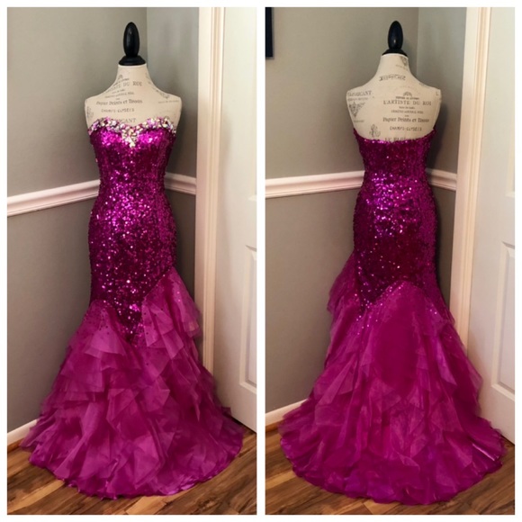 ๐นโจWITH YOUR PERFECT GOWNโจ๐นFOLLOW FOR UPDATES๐๐ค - Picture 14 of 16